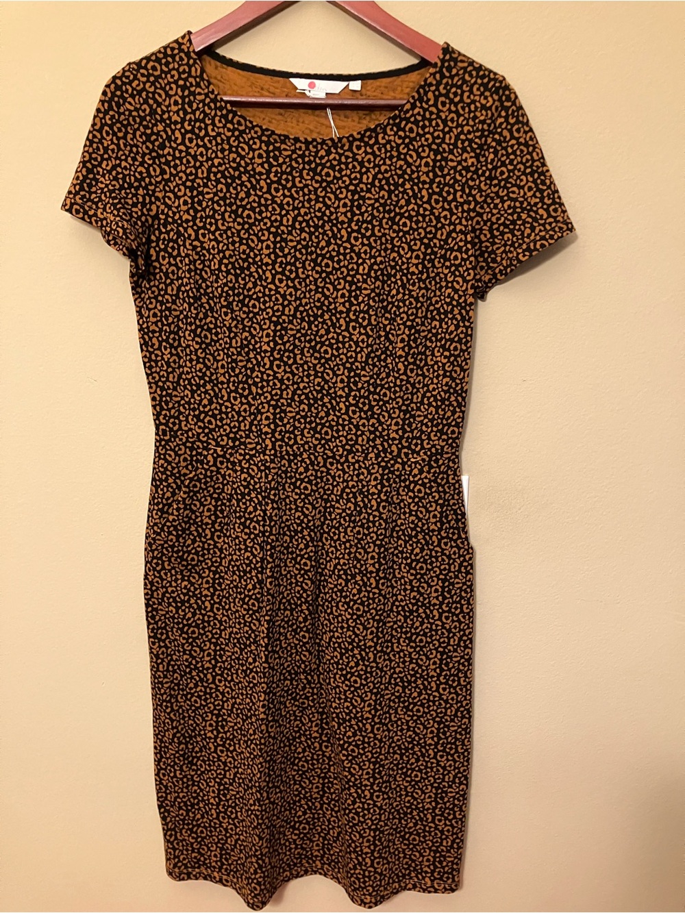 Women's Short Sleeve Print Dress in Brown with Pockets